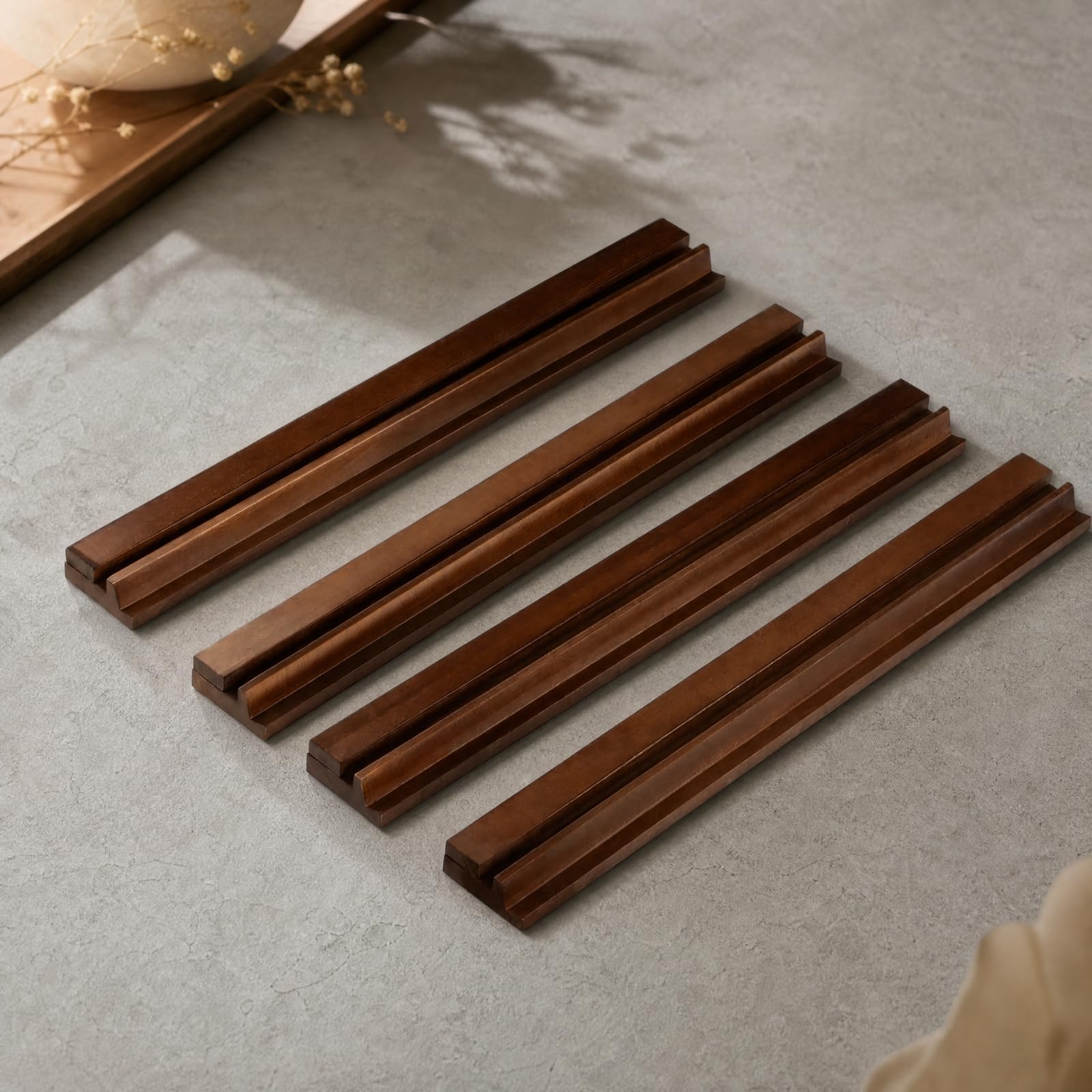 4 Pezzi Rastrelliera in Legno per Pratico Tessere con Canale Incassato Organizzato per Famiglie , ,