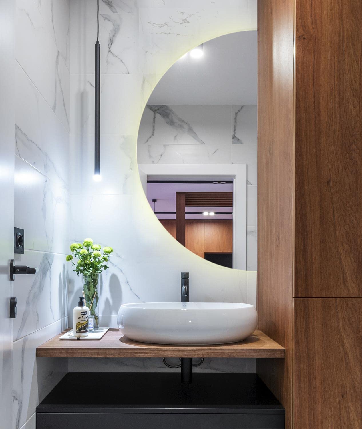 Espejo LED sin Marco 40x80 cm semicircular | Luz cálida Suave | Diseño Limpio Moderno | Ideal para Interiores relajantes | Instalación sin Esfuerzo