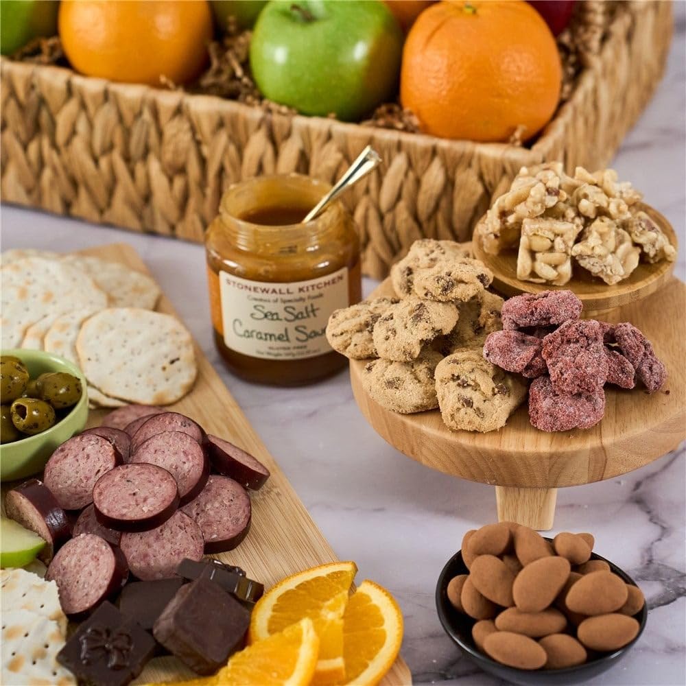 Amazon.com : GourmetGiftBaskets.com Deluxe Fruit Basket - Prime