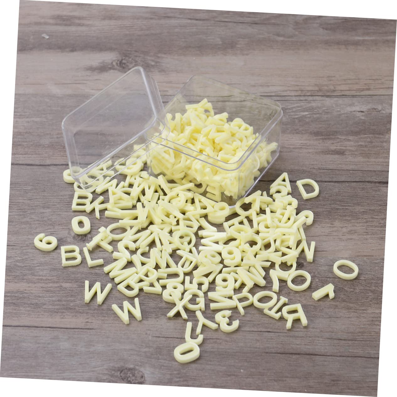 NUOBESTY Lot De 3 Perles Alphabet en Résine Lettres Et Chiffres pour Bracelets Jouets Éducatifs Pendentifs Alphabet en Acrylique Jaune 200 Pièces X 3