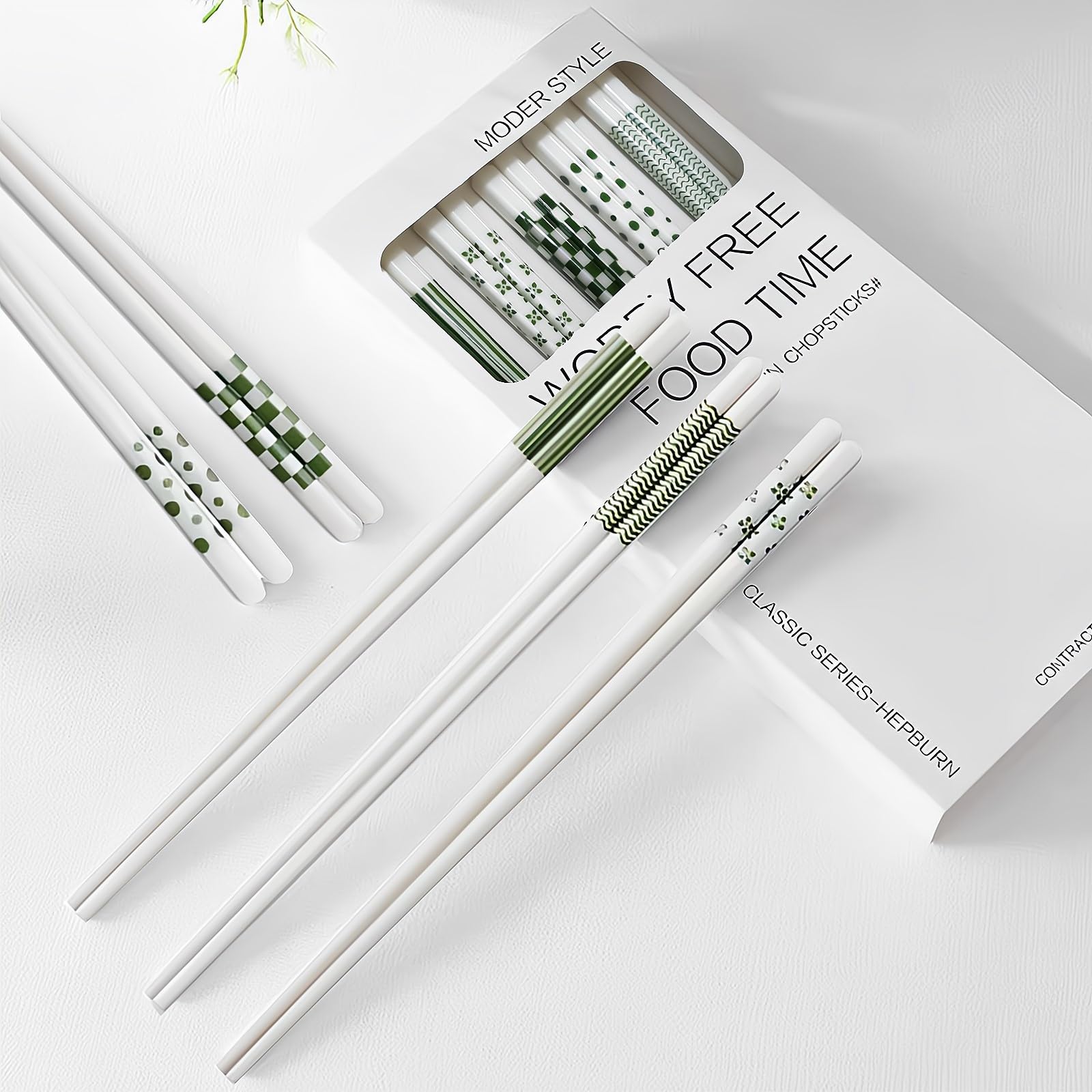 Palillos reutilizables de porcelana verde perfectos para cenas de sushi en casa