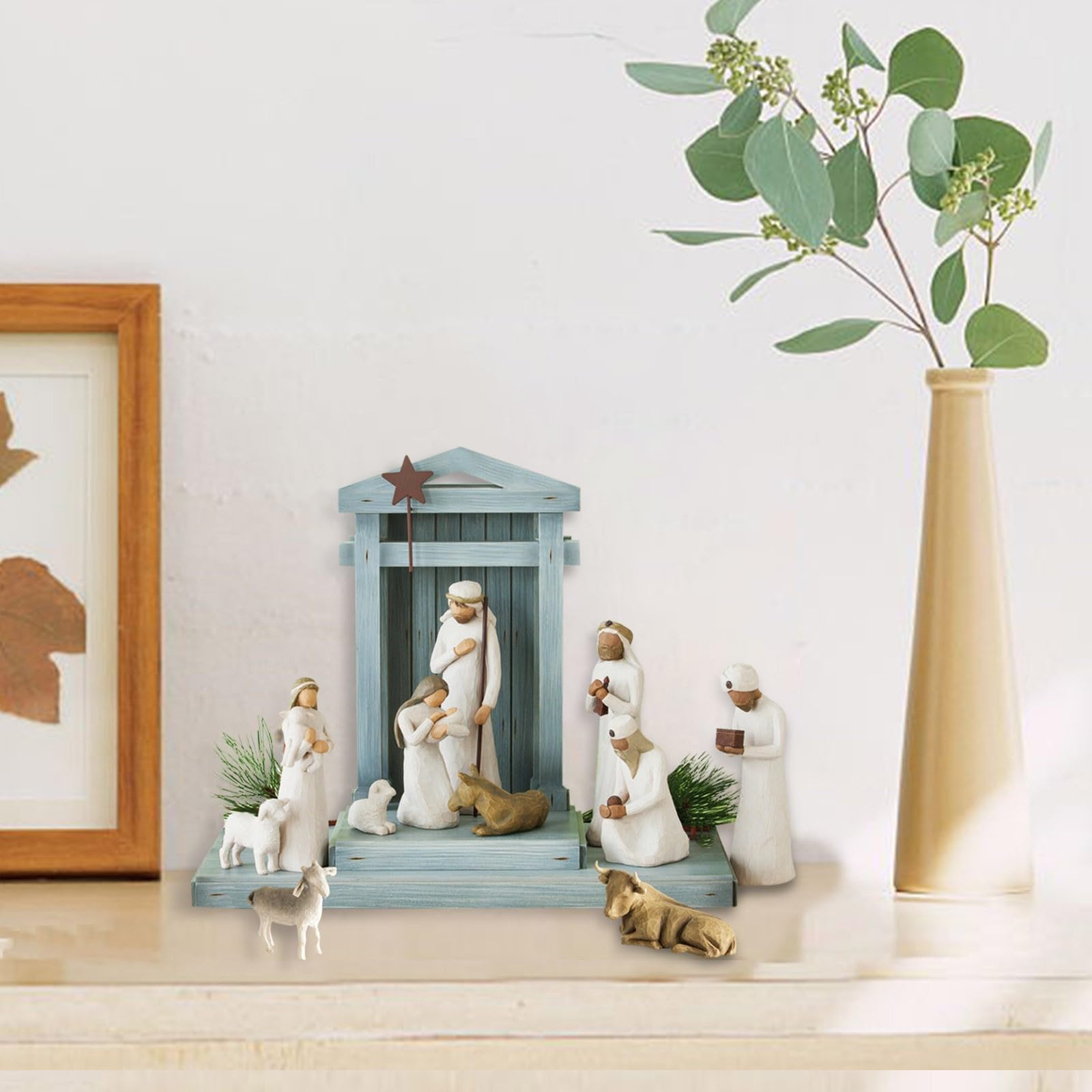 Crèche Enfantine En Résine Représentant La Naissance De Jésus : Une Décoration De Noël