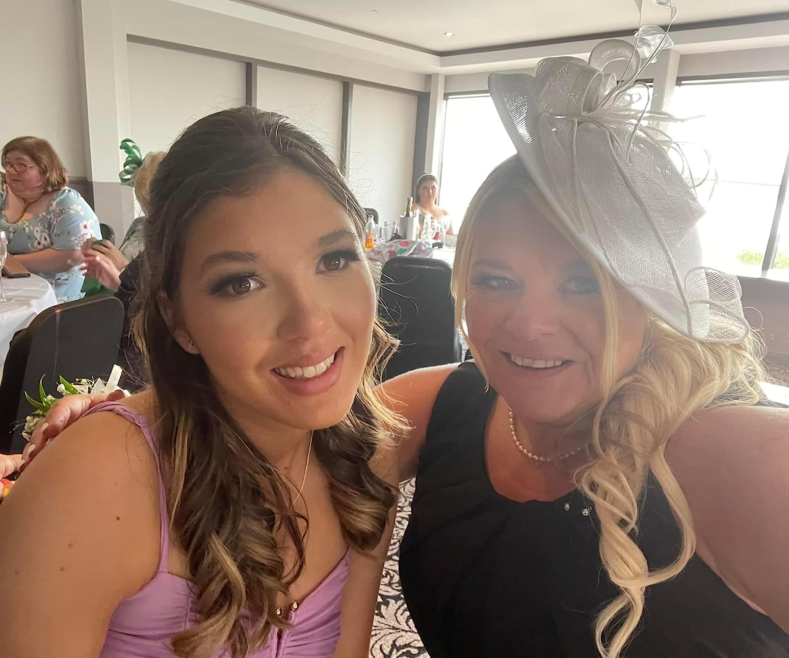 Caprilite Sinamay Disc Schotel Fascinator Hoed voor Vrouwen Bruiloften