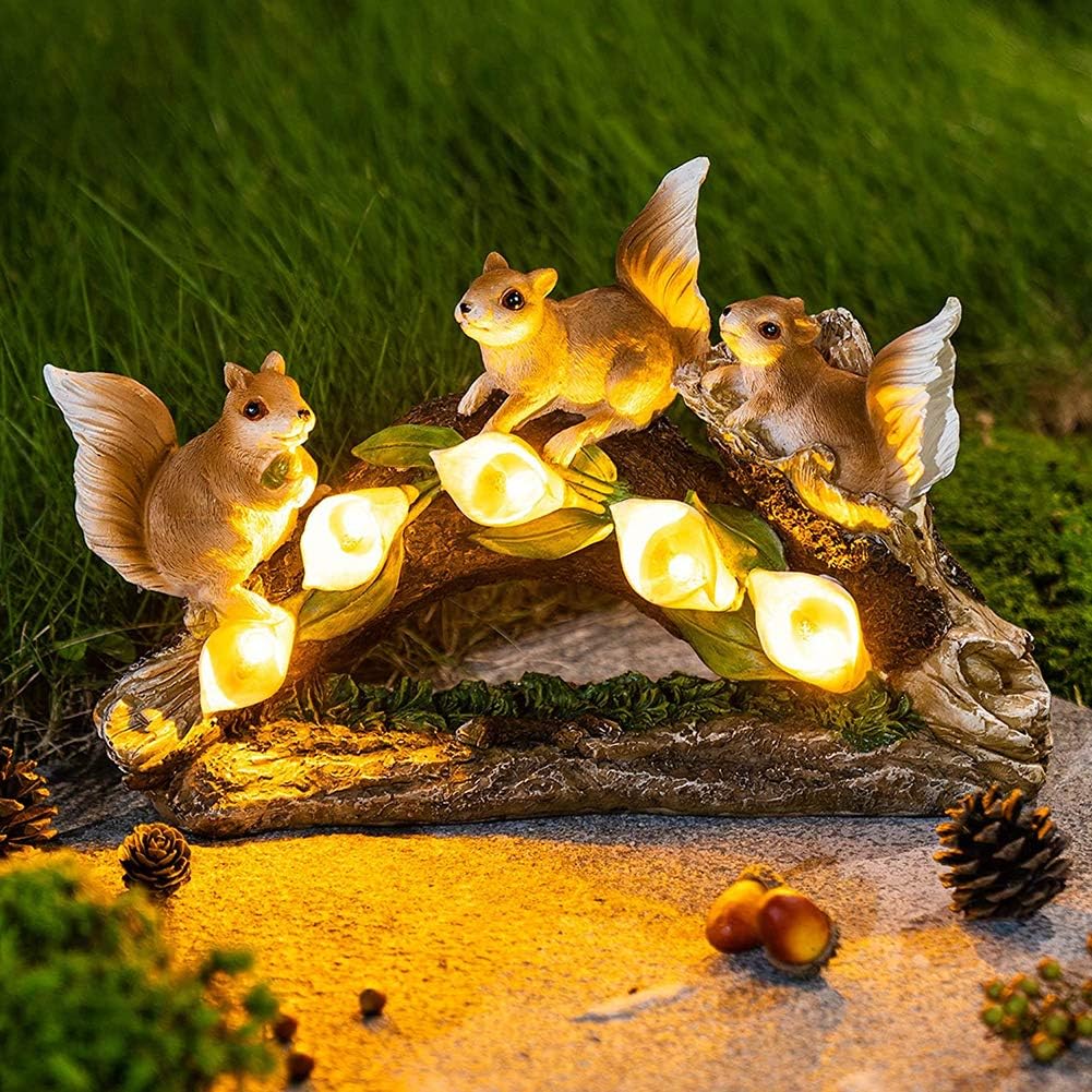 OKESYOResin Squirrel Garden Statue, Garden Decoration Figures Squirrel, Solar Squirrel Figures Garden, Weatherproof Garden Figures Squirrel for Outdoor Garden, Balcony and Patio