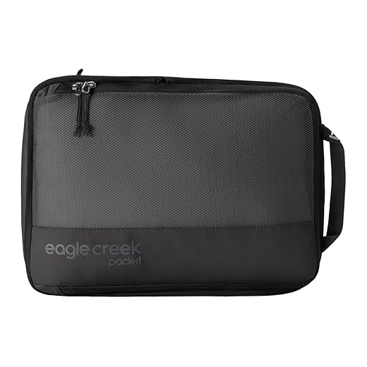 Eagle Creek Pack-It Isolate Compression Cube - Lightweight Compression Cube for Optimizing Luggage Space - Easy-Grab Zipper - Convenient Top Handle - Recycled Materials