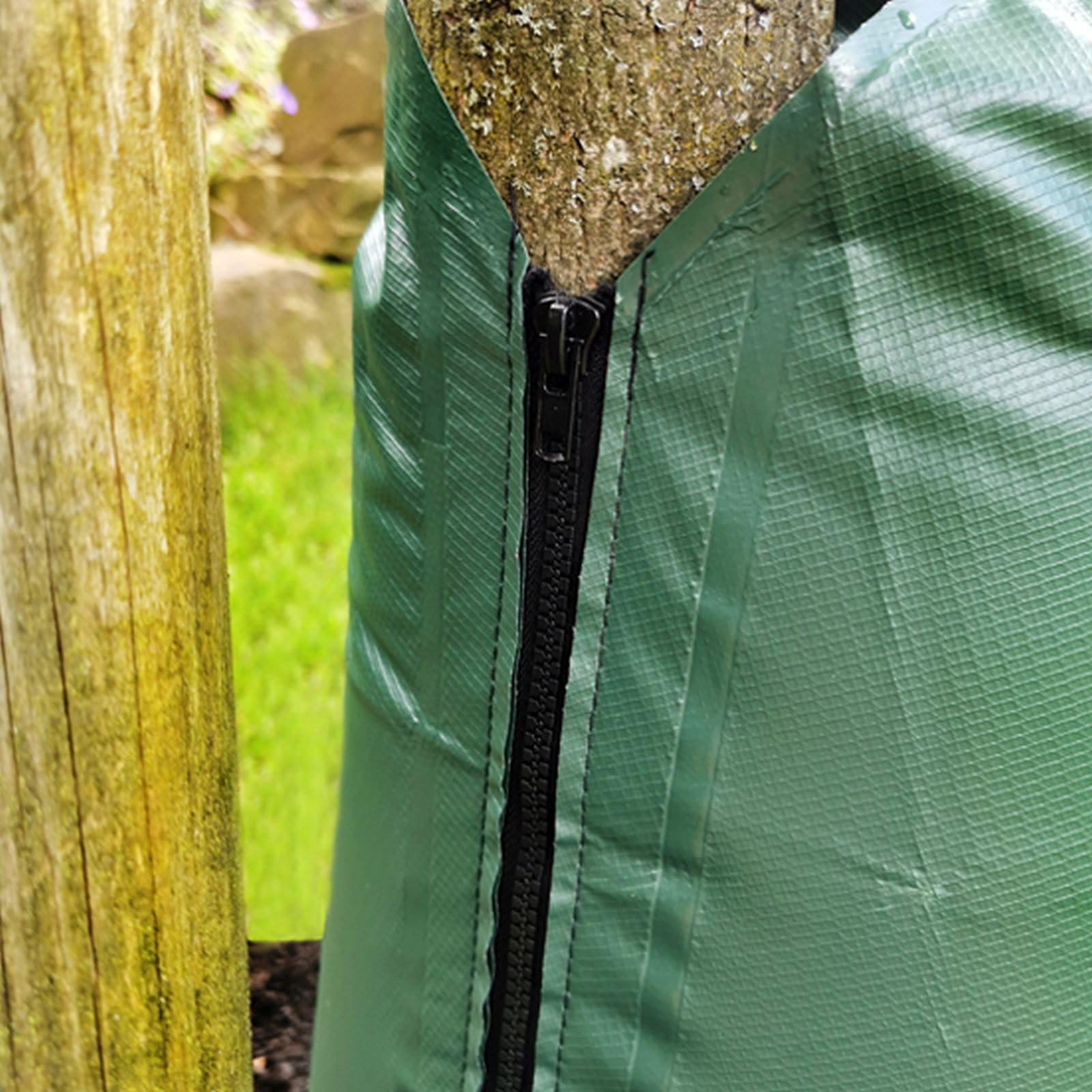 998114 Kit de sac d'irrigation pour arbres 75 l, avec 4 sacs d'eau en PVC robuste, sac d'arrosage pour un arrosage en douceur pendant plus de 11 heures, sacs d'arbre avec fermeture éclair et