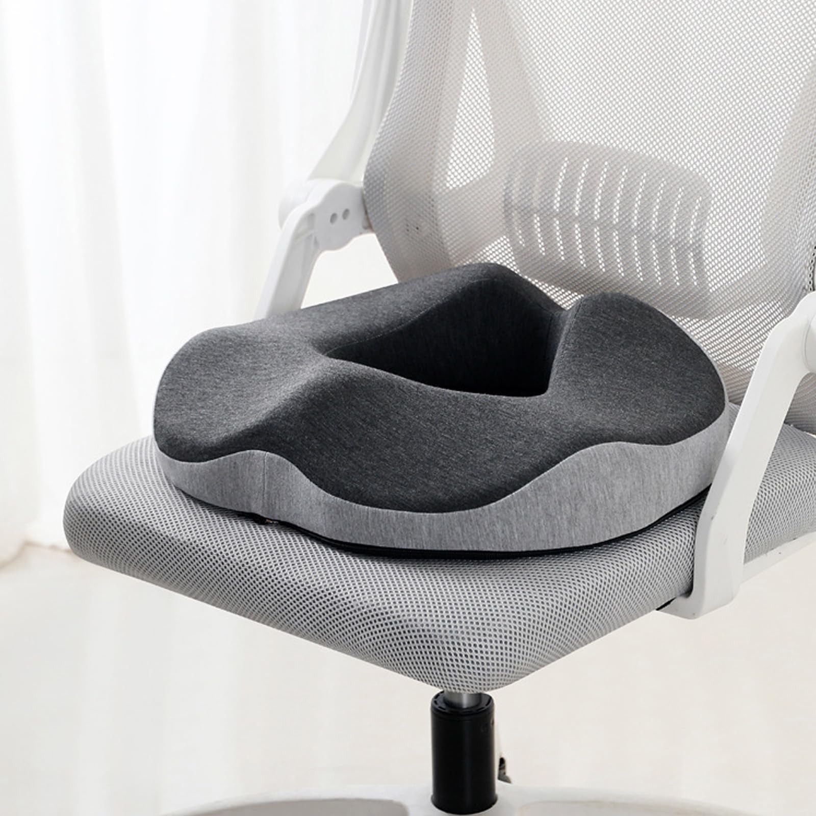 Cuscino ergonomico in Memory Foam per Sedia, allevia l'affaticamento da Seduta, è Resistente e Facile da Pulire.