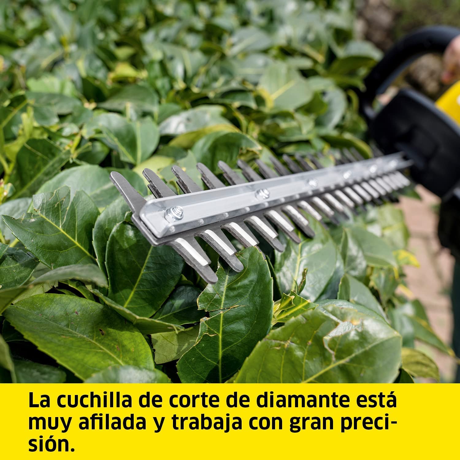 KÄRCHER 18 V Cortasetos HGE 18-45, Largo de Corte: 45 cm, ‎Cuchilla de Corte de Diamante, Peso: 2,68 kg, sin Cable, Potencia: máx. 250-500 m, Compatible con batería 18 V, batería no incluida