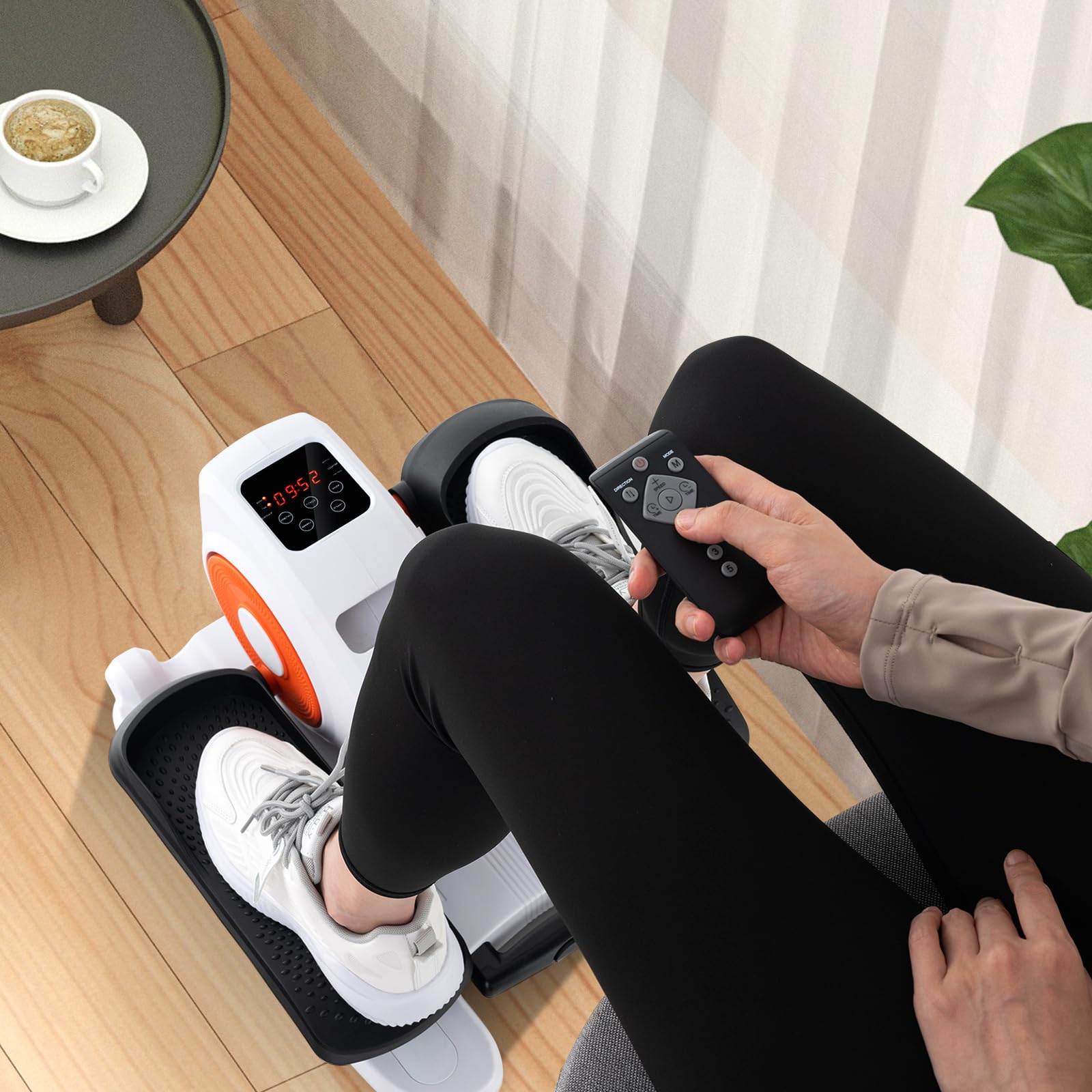 KOMFOTTEU Mini Ellittica Elettrica, Pedalatore Ellittico con Schermo e Telecomando, Pedalatore Elettrico con 5 Velocità e 3 Modalità, Bicicletta Ellittica Sotto la Scrivania