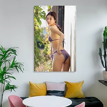 ビキニ姿の女性ポスター Amazon.co.jp: 櫻井音乃写真水着ポスタービキニ画像セクシー