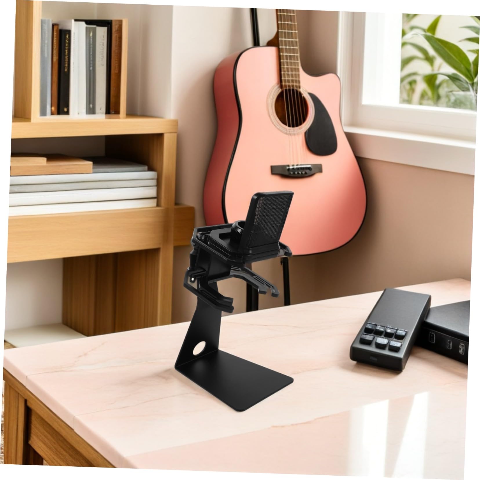 Microphone Shock Mount in Metallo Robusto con Supporto Antivibrazioni e Filtro Pop Integrato Regolabile per Desktop per Registrazioni e Livestreaming Professionale