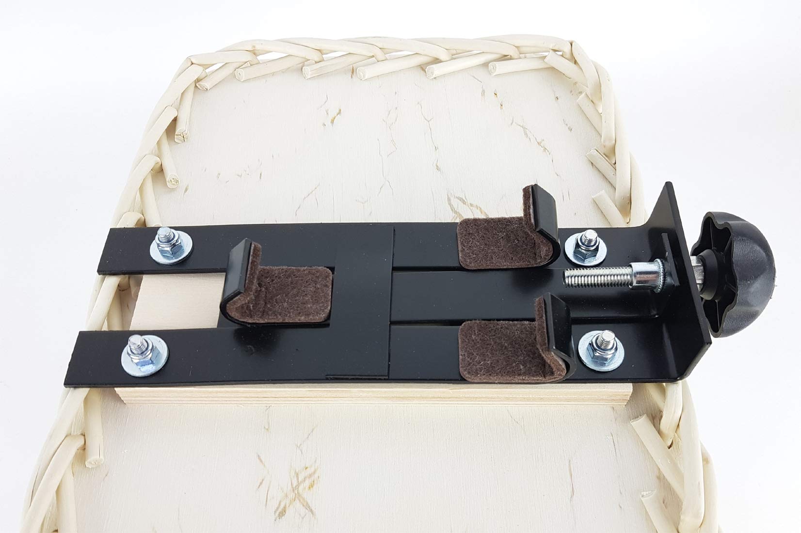 Tigana Hundefahrradkorb für Gepäckträger aus Weide 60 x 39 cm Weiß Gitter Tierkorb Hinterradkorb Hundekorb für Fahrrad (W-S) (XXL + Kissen/Holz/Einlage G1)
