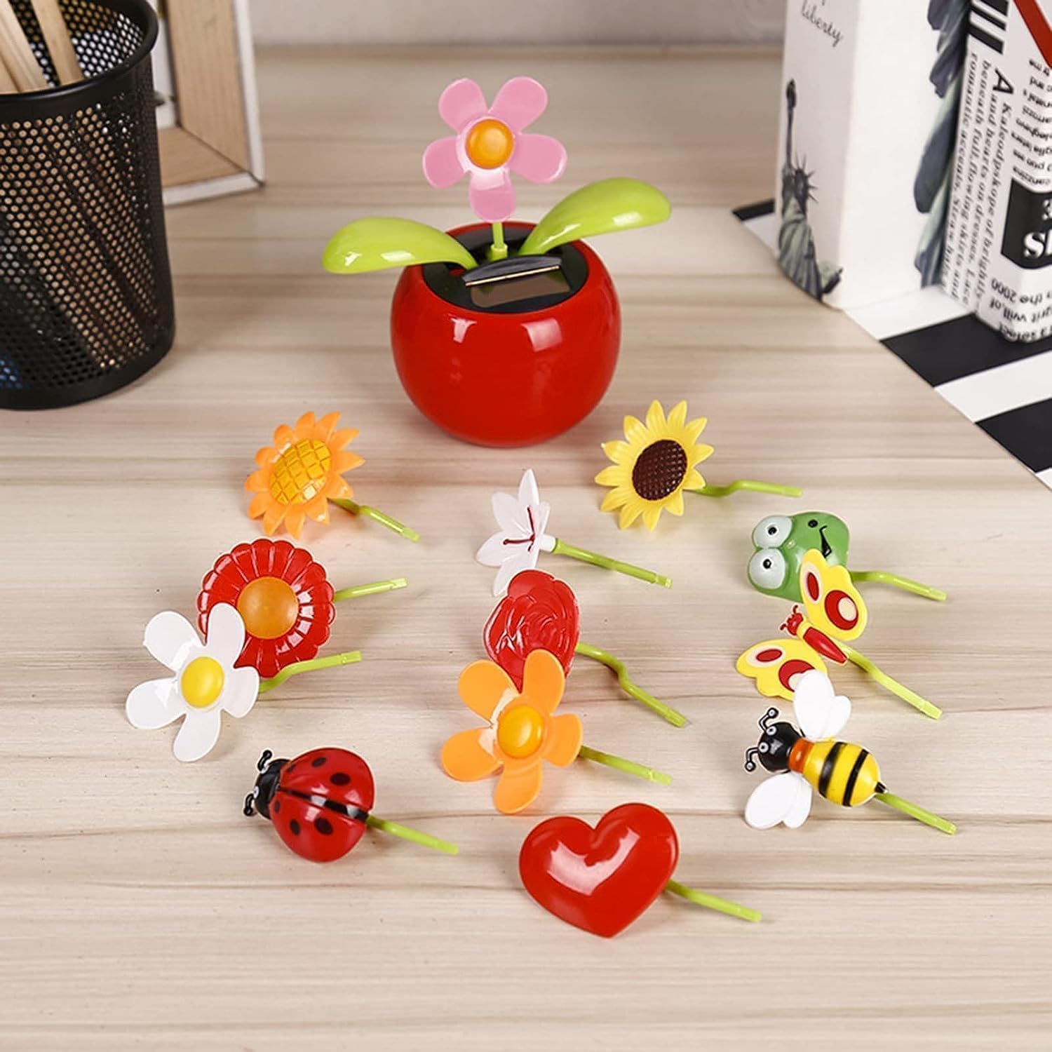 Solar Dancing Flower, Car Dashboard Decorations, Funny Solar Powered Dancing Flower Pot Car Ornaments Flower Swinging Decoration
