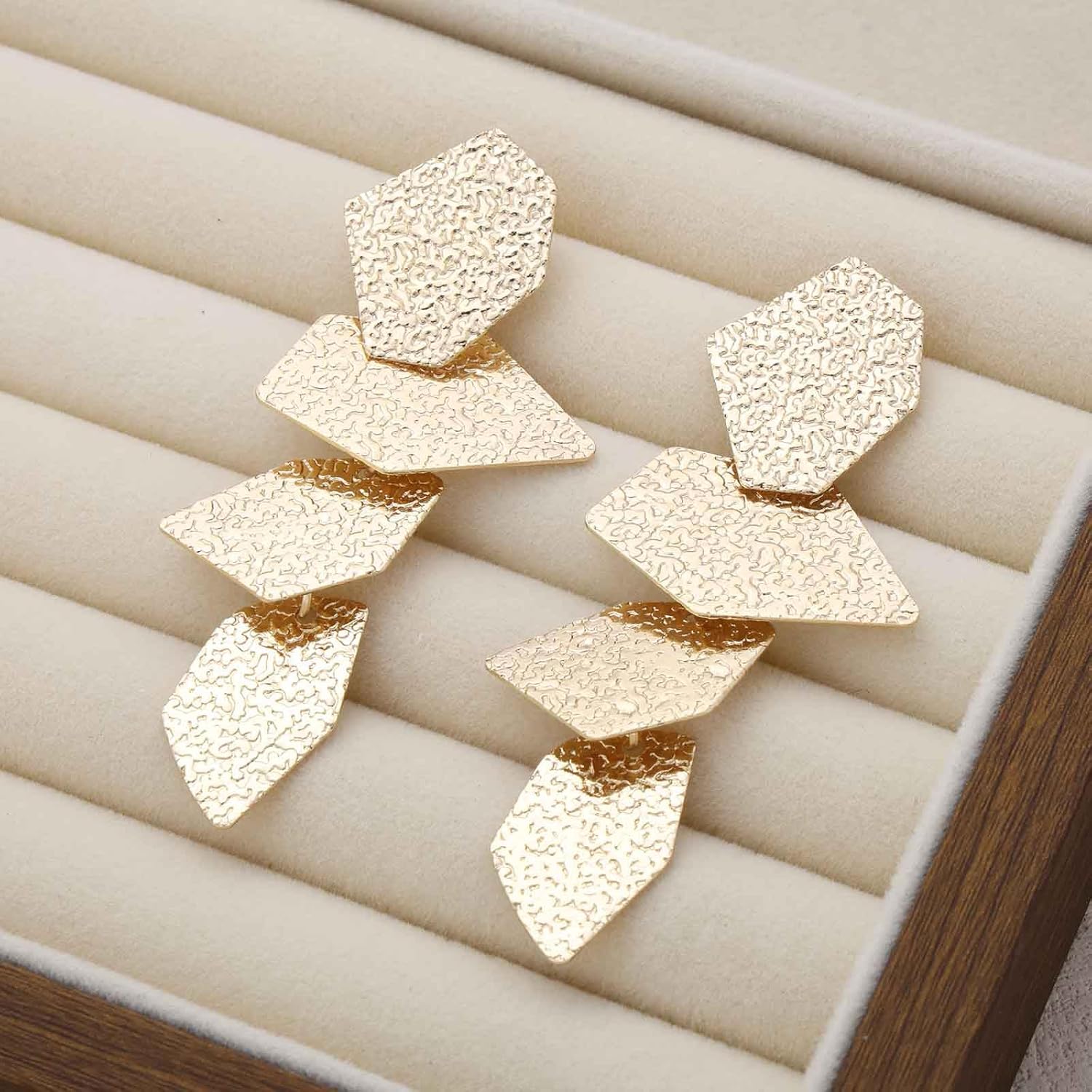 Andelaisi Boho Metal Irregular Earrings Irregular Geometric Drop Earrings Exaggerated Statement Earring Gold Metal Hammered Earring for Women - Image 3
