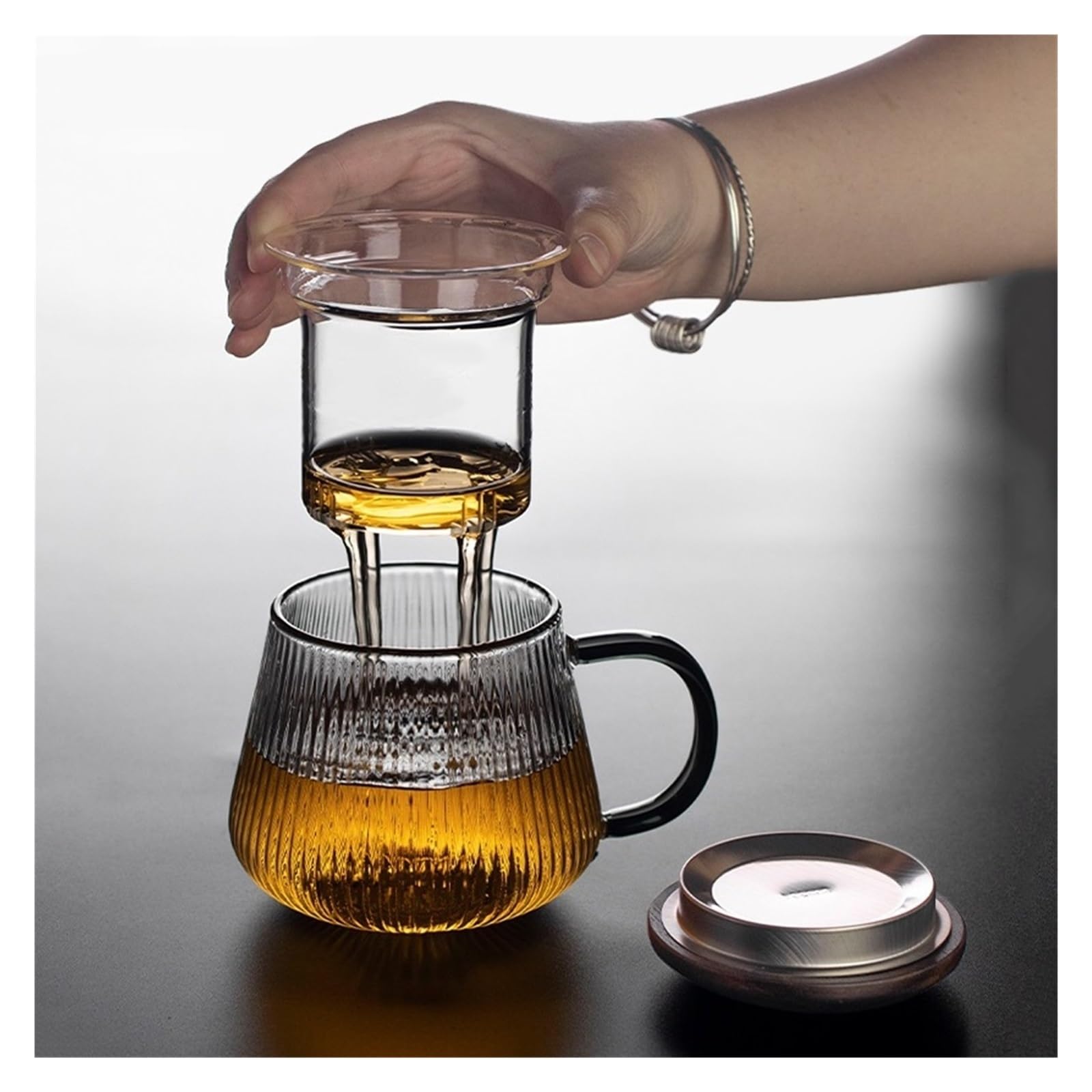 Copa de cristal Taza de té de vidrio rayado vertical con infusor y tapa(L)