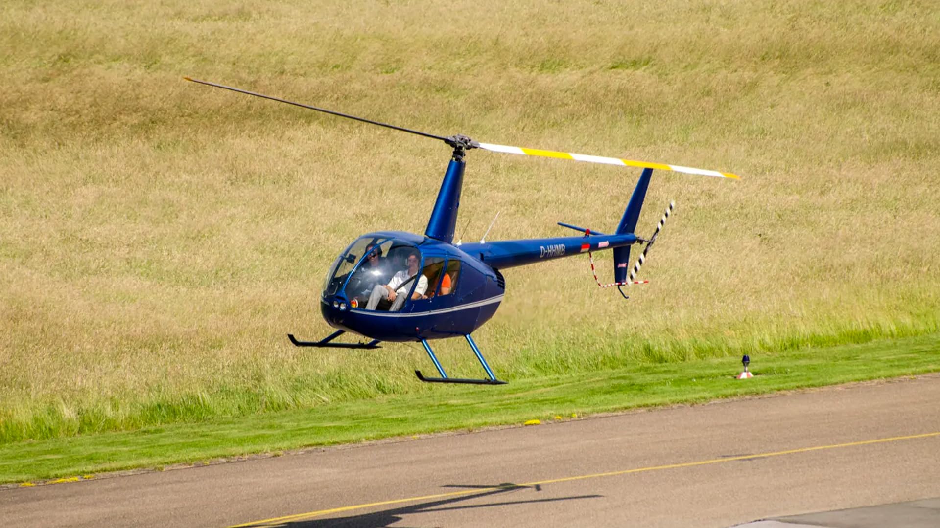 JOCHEN SCHWEIZER Geschenkgutschein: Hubschrauber Rundflug Atting bei Straubing (20 Min.)