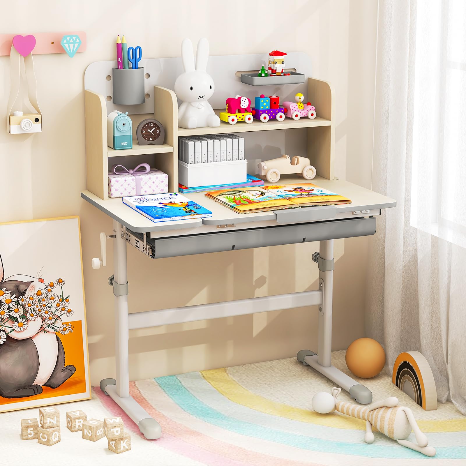 COSTWAY Scrivania per Bambini, Banco Scuola per 3-12 Anni Regolabile in Altezza da 50cm a 73cm con Piano Inclinabile 60°, Scrittoio Cameretta con Scaffale, Cassetto, Portapenne e Righello (Grigio)