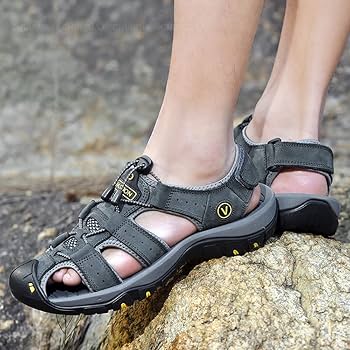 Outdoor Trekking Sandals Men's Summer Closed-Toe Leather