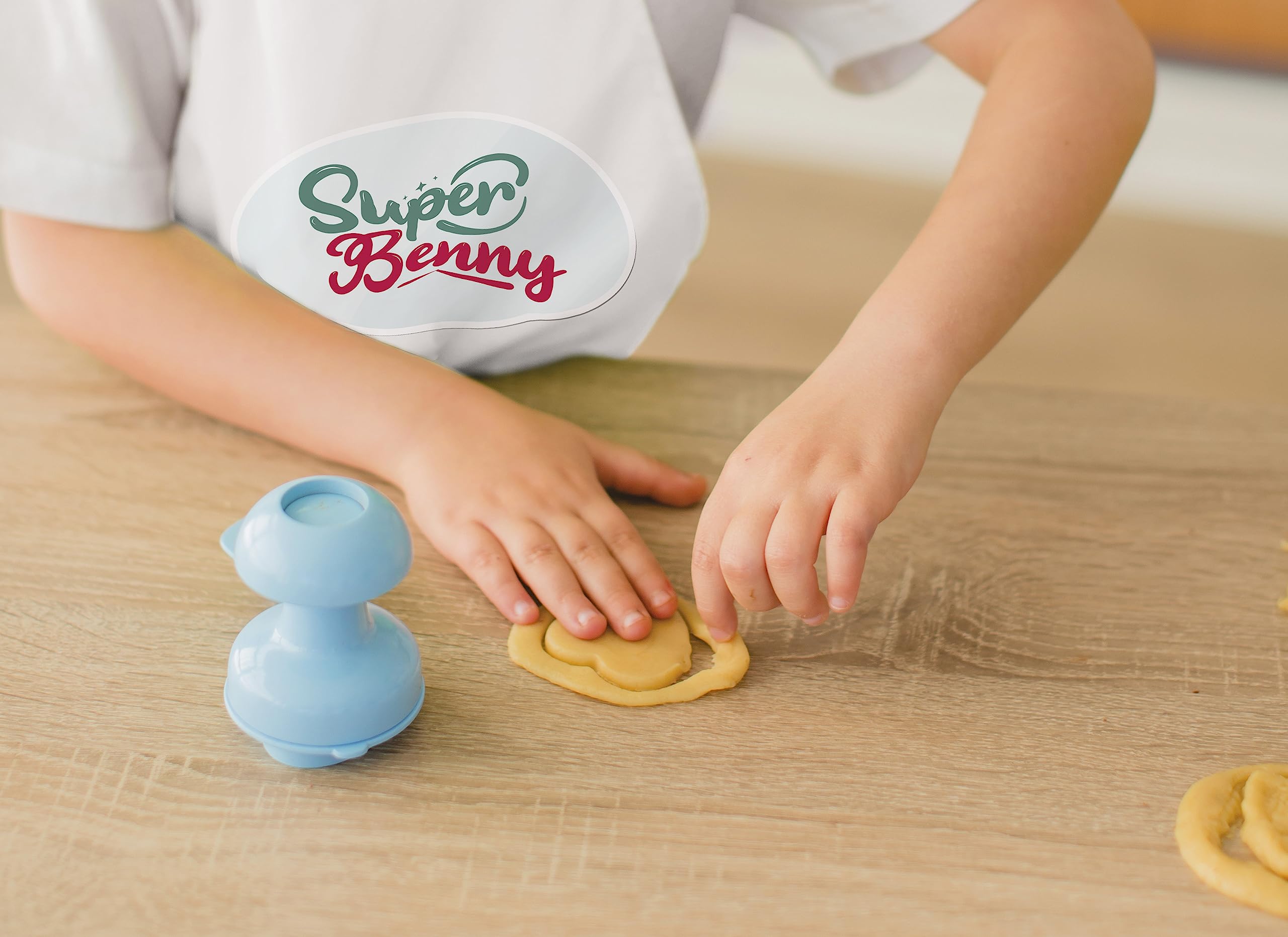 Smoby - Super Benny La cucina delle delizie, 7600310916, +3 anni, accessori per cucinare davvero, grembiule incluso, 32 accessori, ricettario
