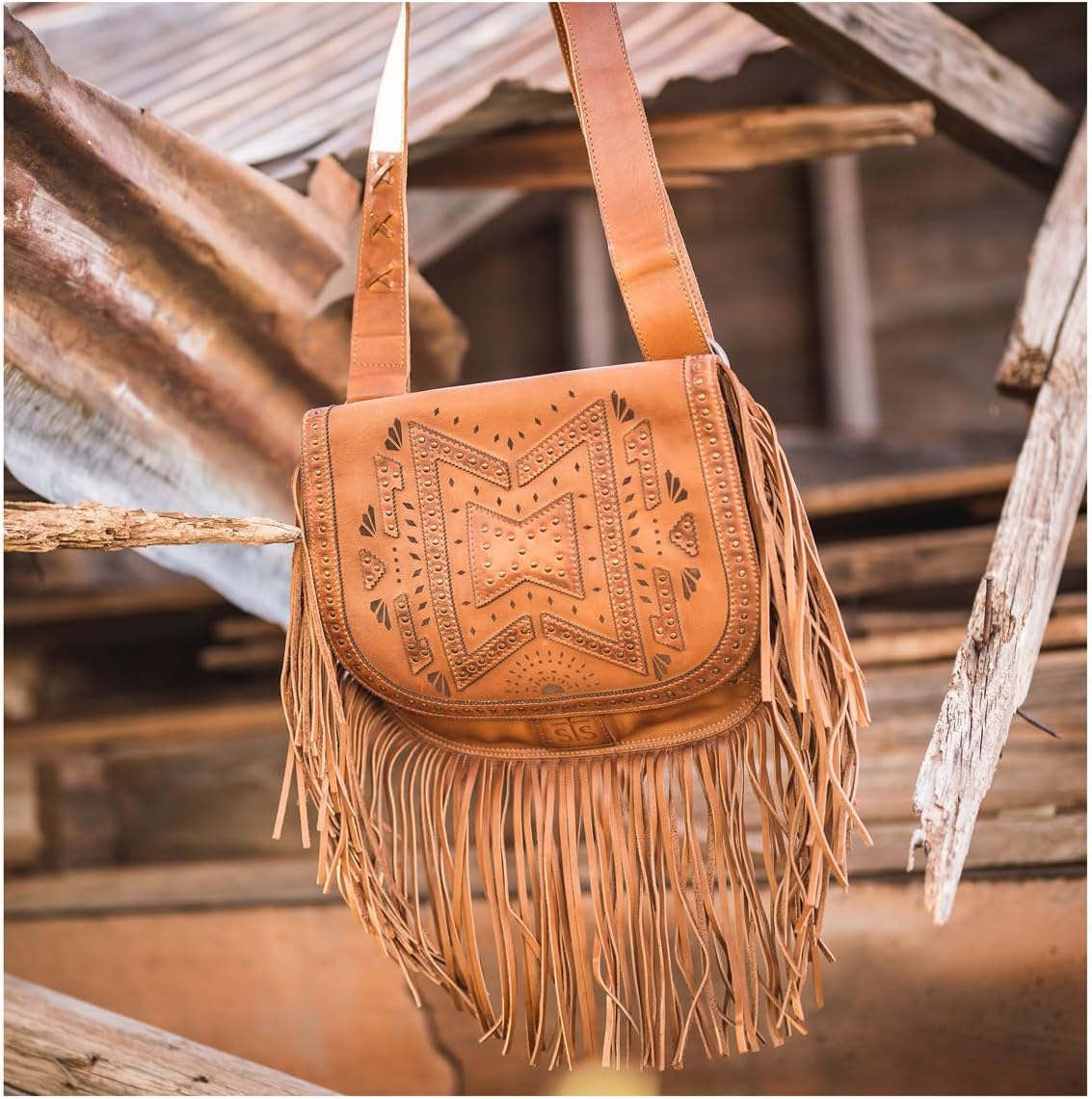 STS Ranchwear Women's Premium Full Grain Leather Wayfarer Selah Saddle Bag with Magnetic Flap Closure, Leather Straps, 1 Main Compartment, 1 Interior Zip Pocket, 4 Card Slots