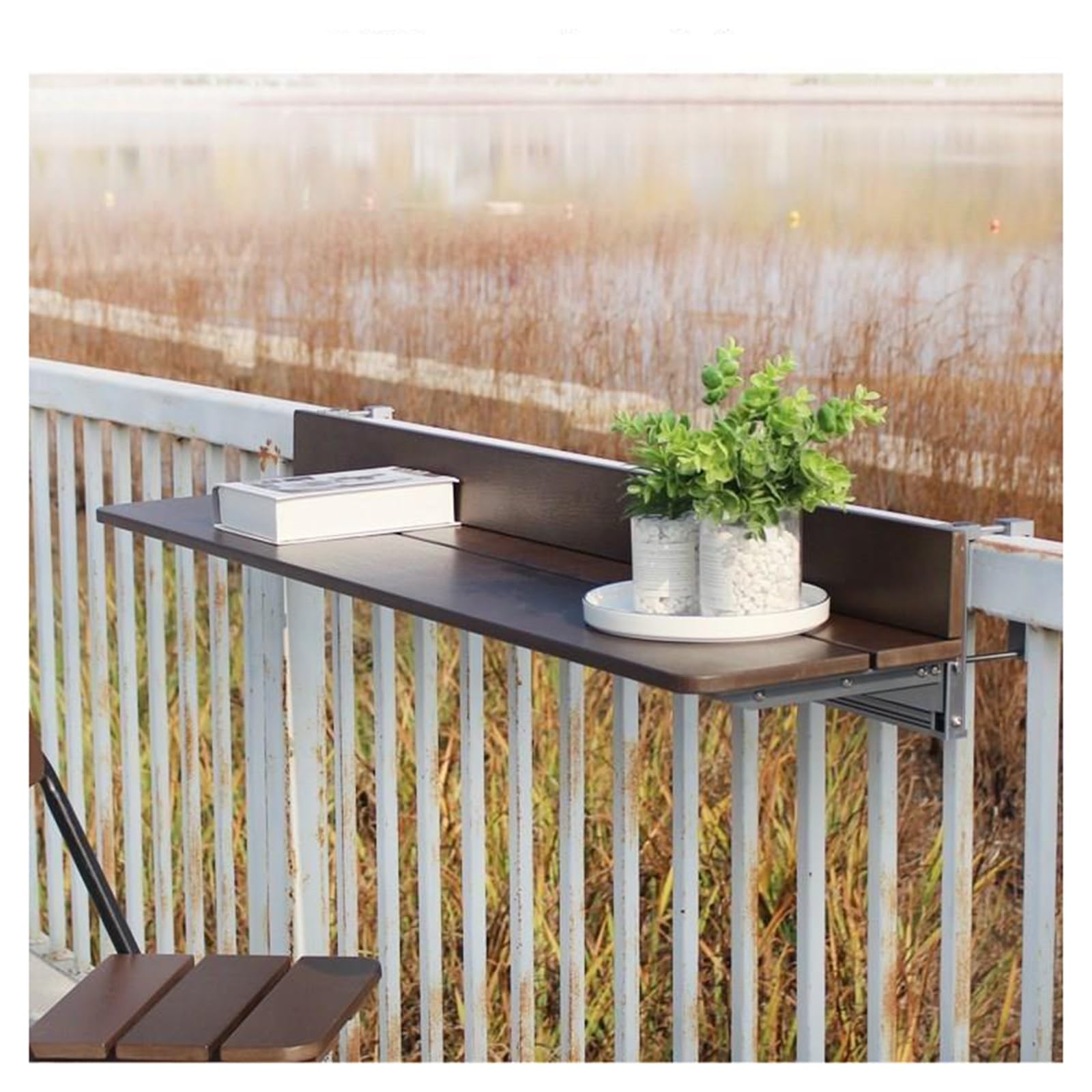 Bar de balcon pliable pour prolonger vos soirées d'été autour d'une table suspendue