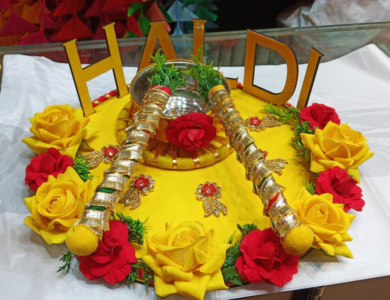 Top more than 77 wedding haldi thali decoration latest seven.edu.vn