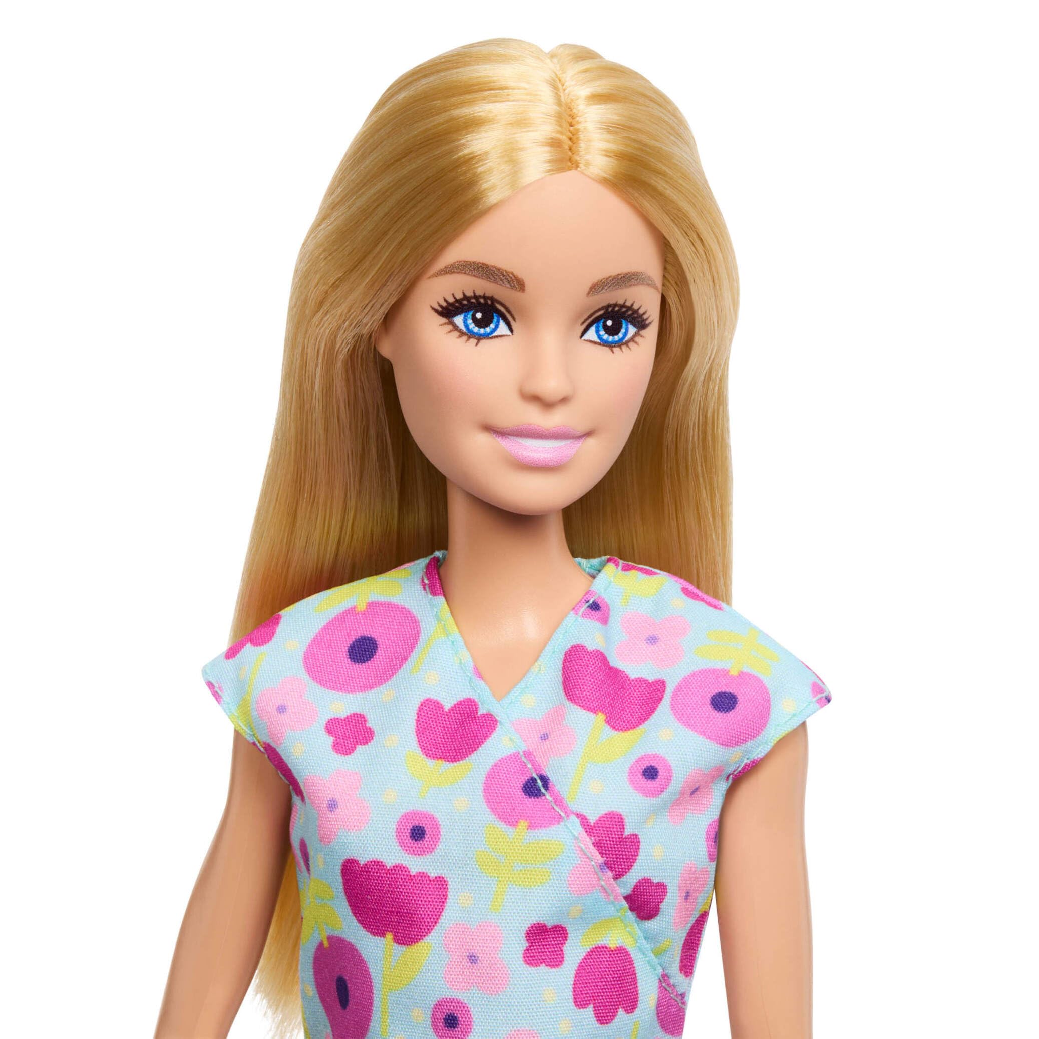 Barbie Profesiones Conjunto de muñeca pediatra con Pelo Rubio y Vestida con una Bata, 2 muñecos bebé, Mesa de reconocimiento y Accesorios, JMK12