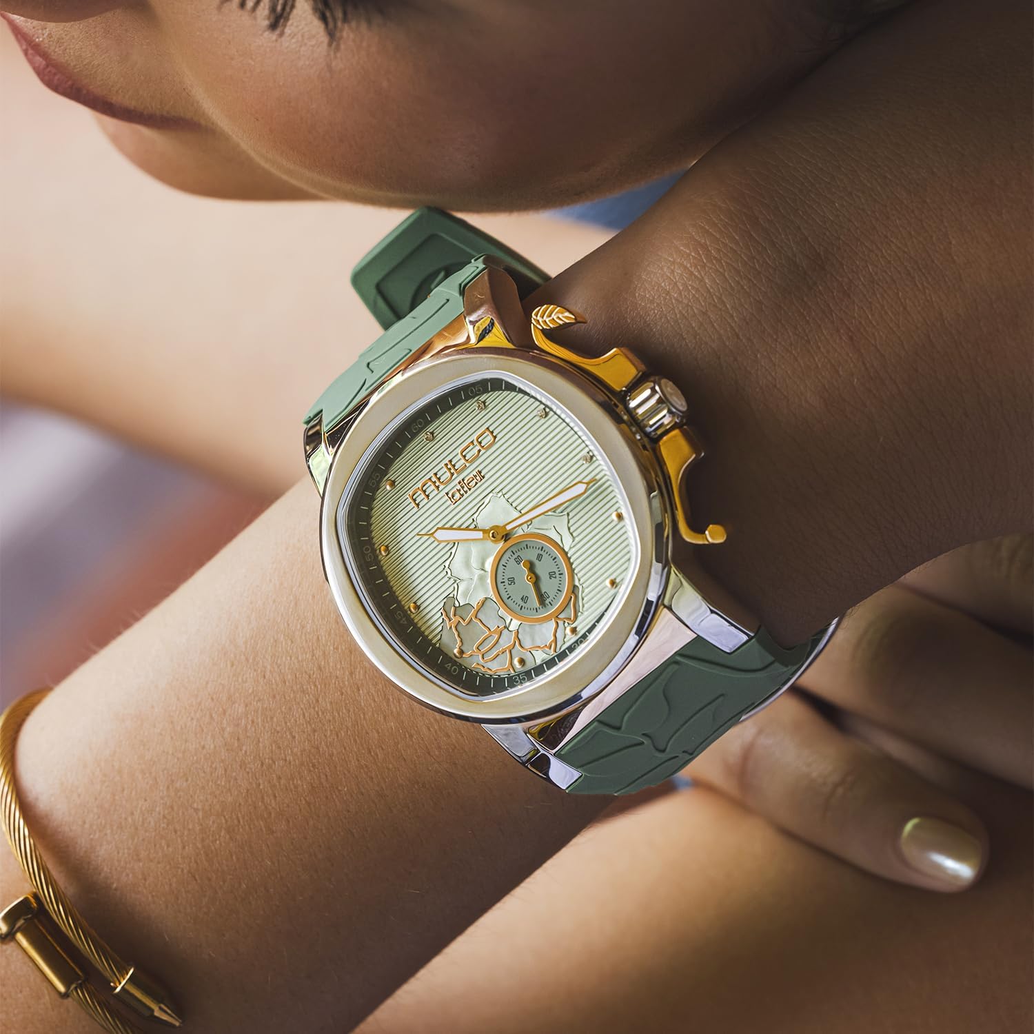 MULCO Le Fleur Gardenia Women’s Watch – 43 mm Stainless-Steel Case, Rose-Gold Bezel, Mother-of-Pearl Dial with Crystal Accents, Pure Silicone Strap, Quartz Multifunction Movement, 10 ATM Waterproof