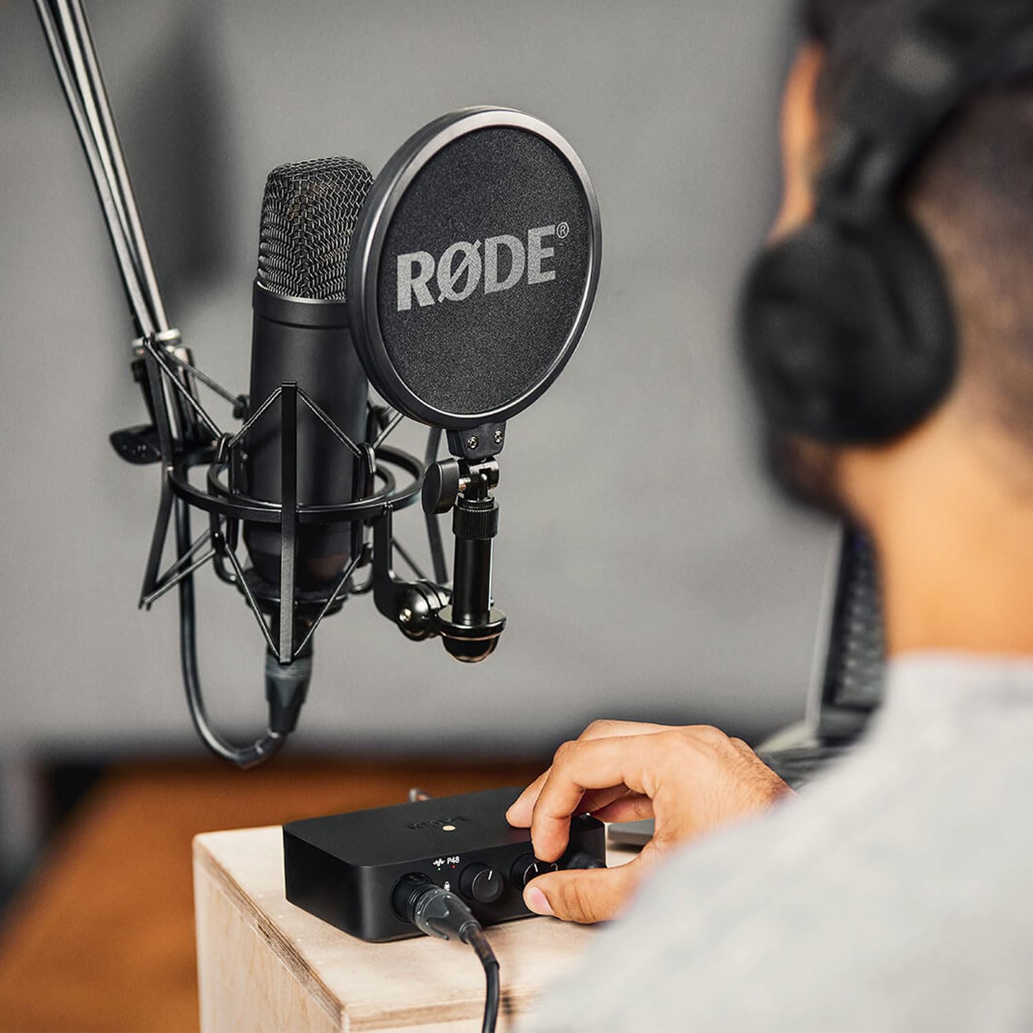 Rode NT1-Kit Studio-Mikrofon mit AI-1 Interface und keepdrum WS2 Popschutz