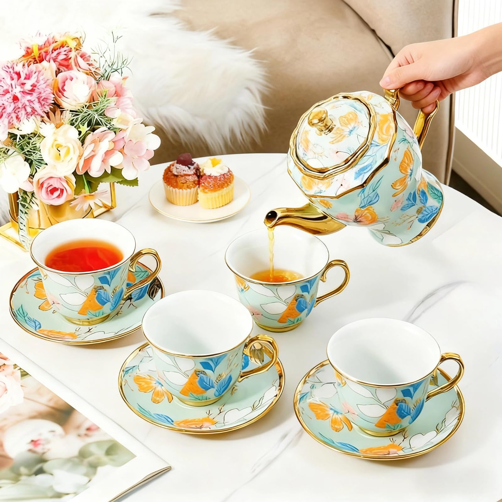 Service à thé en porcelaine 13 pièces