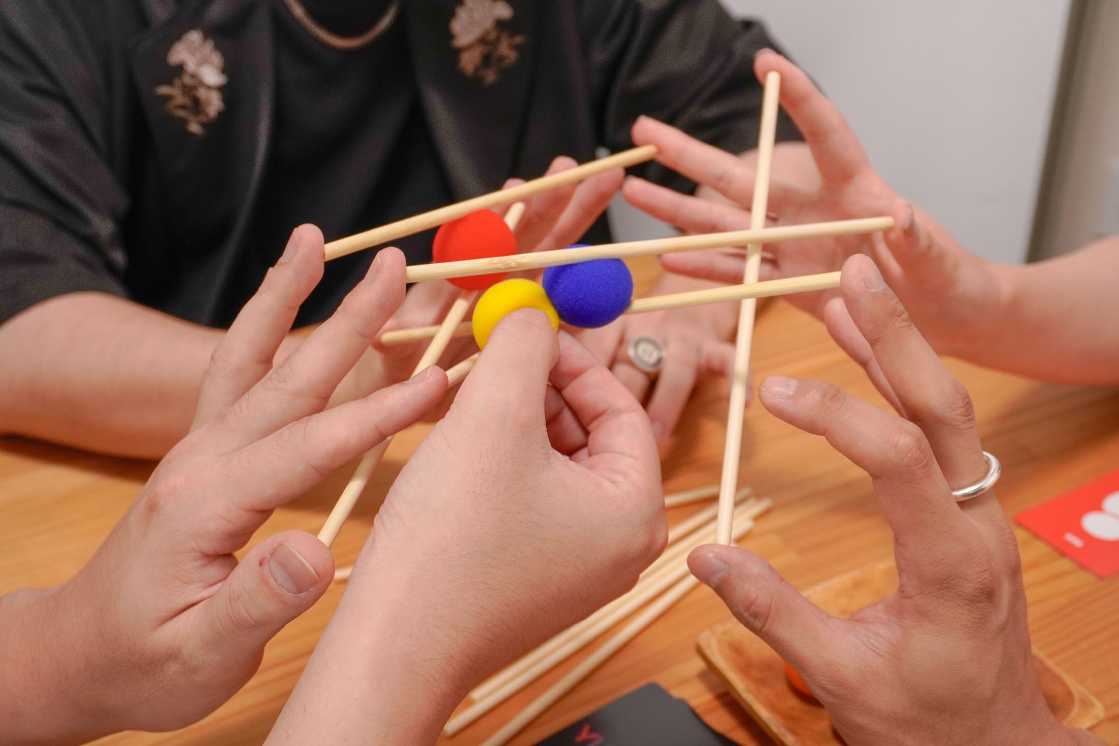 指遊び Amazon | JELLYJELLYGAMES YUBIBO 2〜8人用 指と指をつなぎ、棒