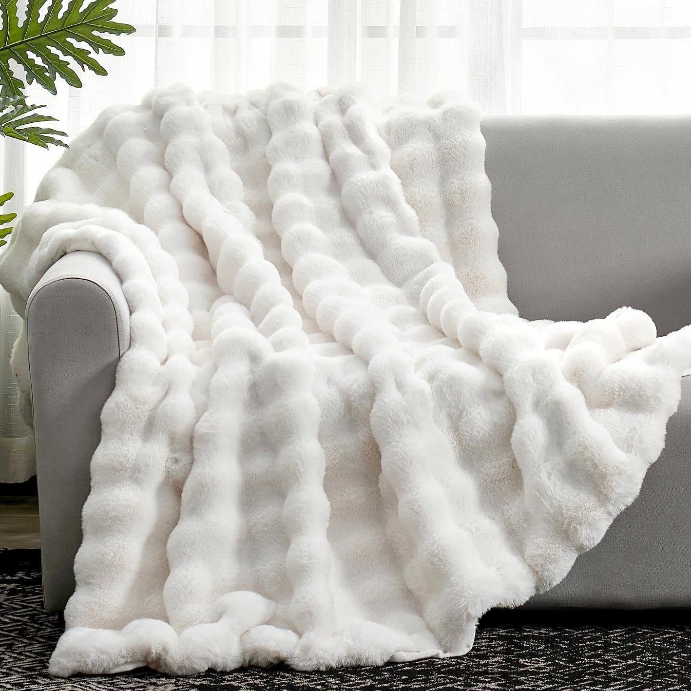 Weaveinbay Faux Fur Throw Blanket, Fuzzy Soft Plush Thick Bubble Rabbit Blanket for Bed, Couch, Sofa, White, 127 X 152 cm