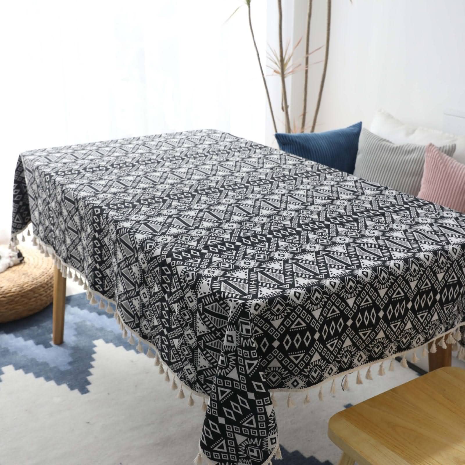 Nappe De Table Anniversaire Polyester Rectangulaire Motif Triangle Géométrique avec Gland Poids pour Exterieur Lavable en Toile Cirée Le Noir Décoration Protection 140X220Cm