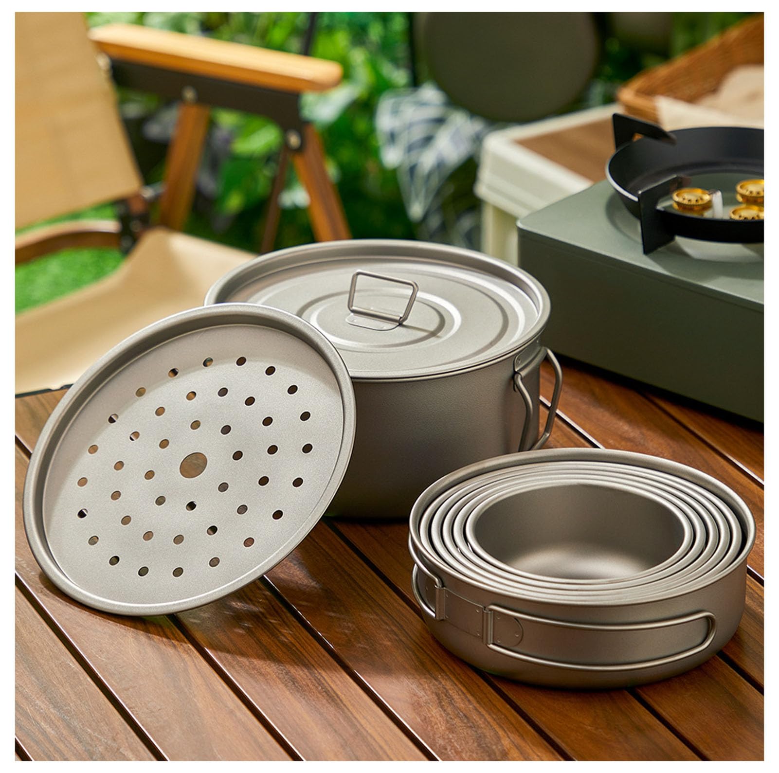Titan Camping Kochgeschirr Set ohne Beschichtung, stapelbarer Kochtopf mit Deckel, Dampfeinsatz,Griffen für Camping, Wandern, Trekking und Angeln,9 piece
