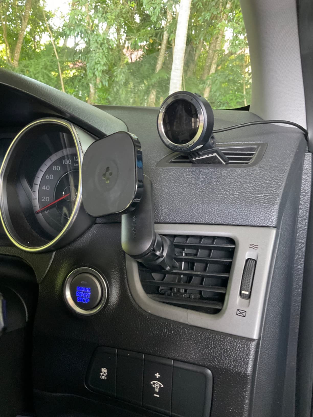 7/mo Finance Spigen Designed for Magsafe Car Vent Mount Swing