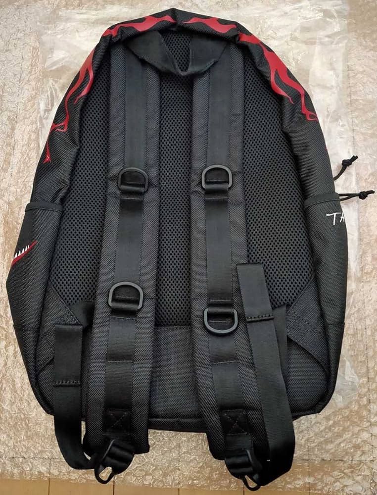 岡本太郎×NEW ERAコラボリュックサック バックパック 明日の神話 限定品 Amazon.co.jp: 岡本太郎 明日の神話 ライトパック リュック デイ