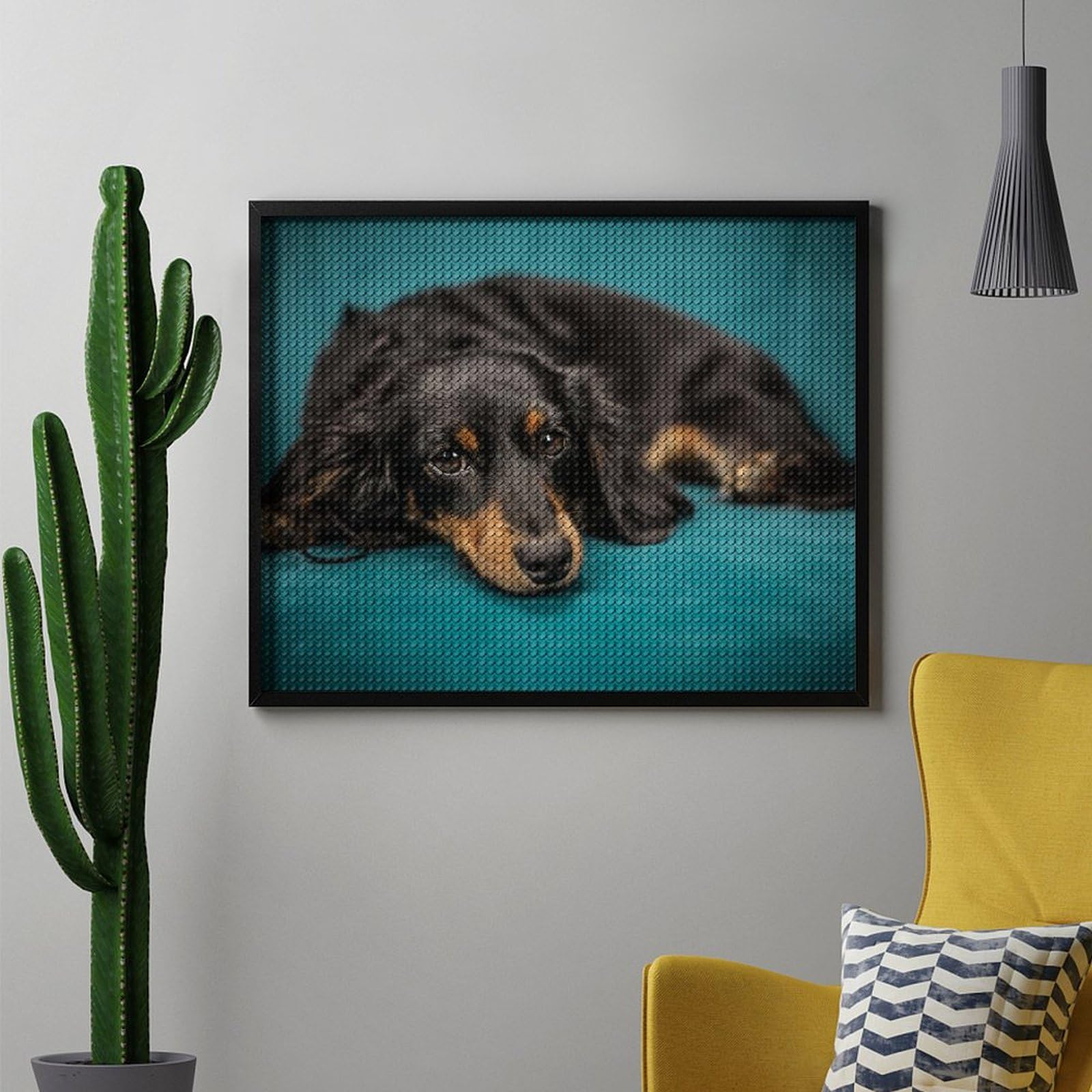 Amazon.co.jp: ソファーの上でくつろぐ ダックスフンド 犬  