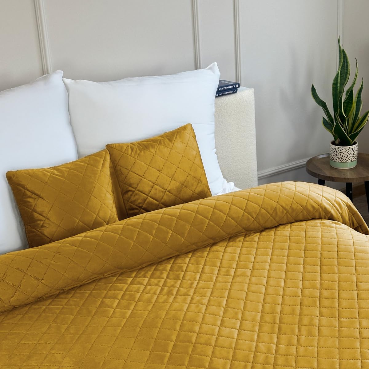 Euromat Beddensprei, doorgestikte sprei, gewatteerde sprei, met 2 kussenslopen 40 x 40 cm (beige, velvet amarante, 220 x 240 cm