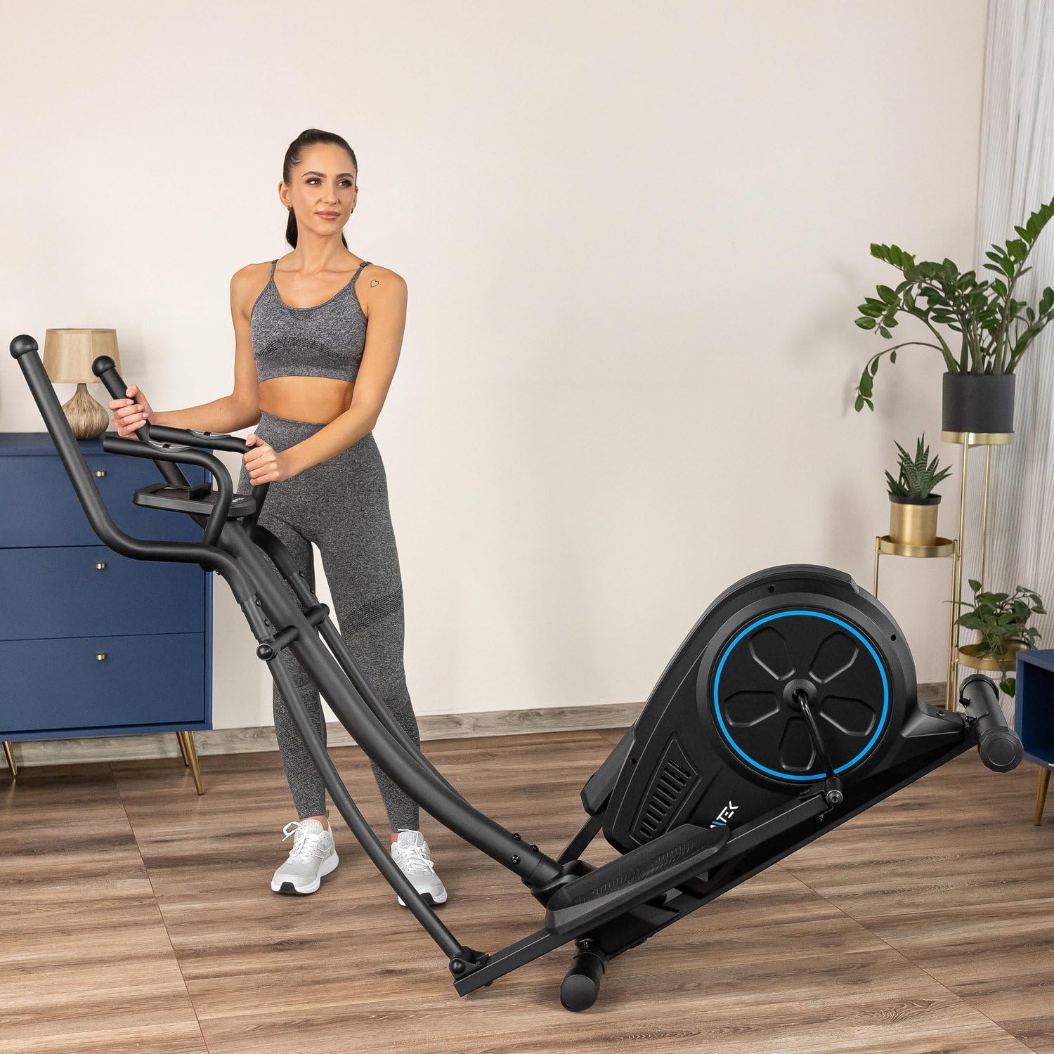 Gymtek XC2000 Crosstrainer, Elektromagnetischer Ellipsentrainer für Zuhause, 22 Programme, Bluetooth, Hometrainer Stepper, Maximales Benutzergewicht 150 kg