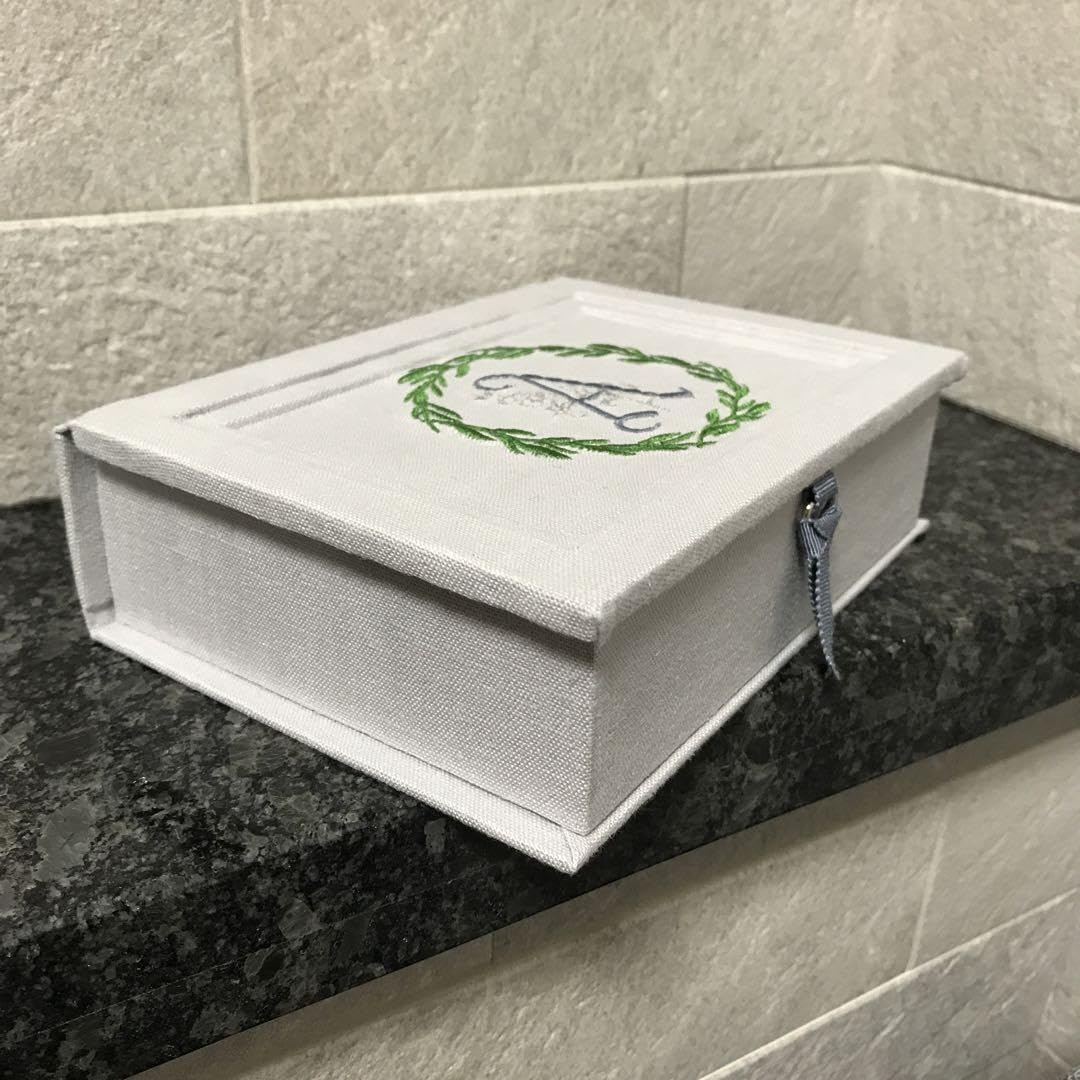 Amazon.co.jp: カルトナージュ アクセサリーボックス Aイニシャル刺繍