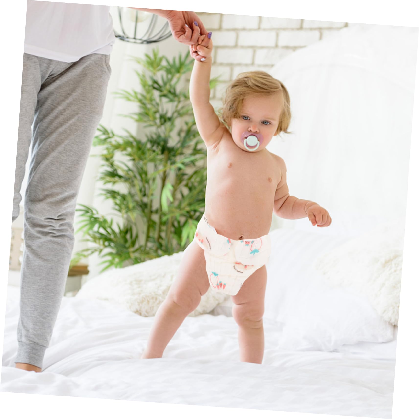 IWOWHERO Soft Cotton Newborn Diapers 2 Pack Reusable Washable Breathable Ideal for Little Girls Random Style