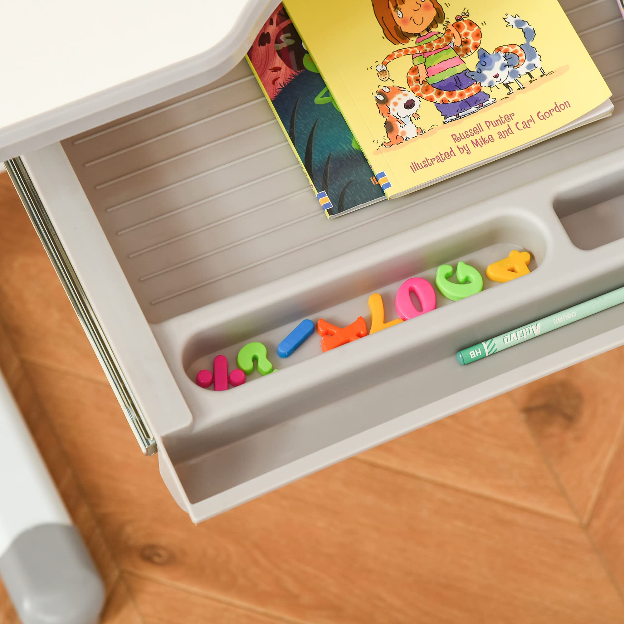 HOMCOM Juego de Escritorio y Silla para Niños de +6 Años Pupitre Infantil Altura Ajustable Escritorio Infantil con Mesa Inclinable Lámpara Cajón y Estante para Libros Gris