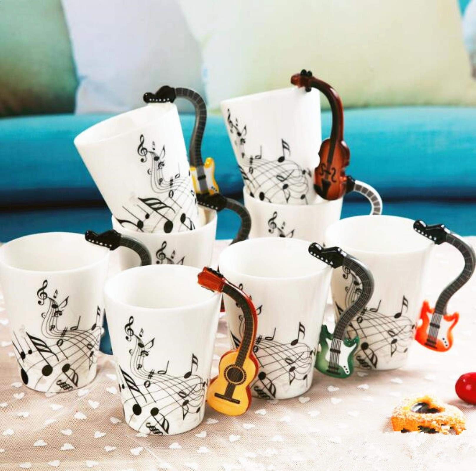Tazza Ceramica A Forma Di Violino: Originale E Capiente Per Caffè E Latte