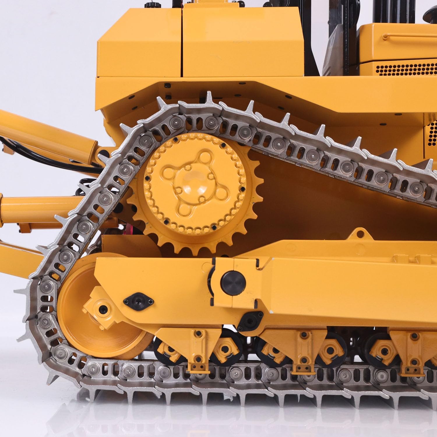 TOUCAN RC HOBBY Metal 1/14 RC Hydraulic Bulldozer DXR2 Remote Control Engineering Vehicle JDM-98 Ultra 4CH Valve Lights Sounds Battery Charger