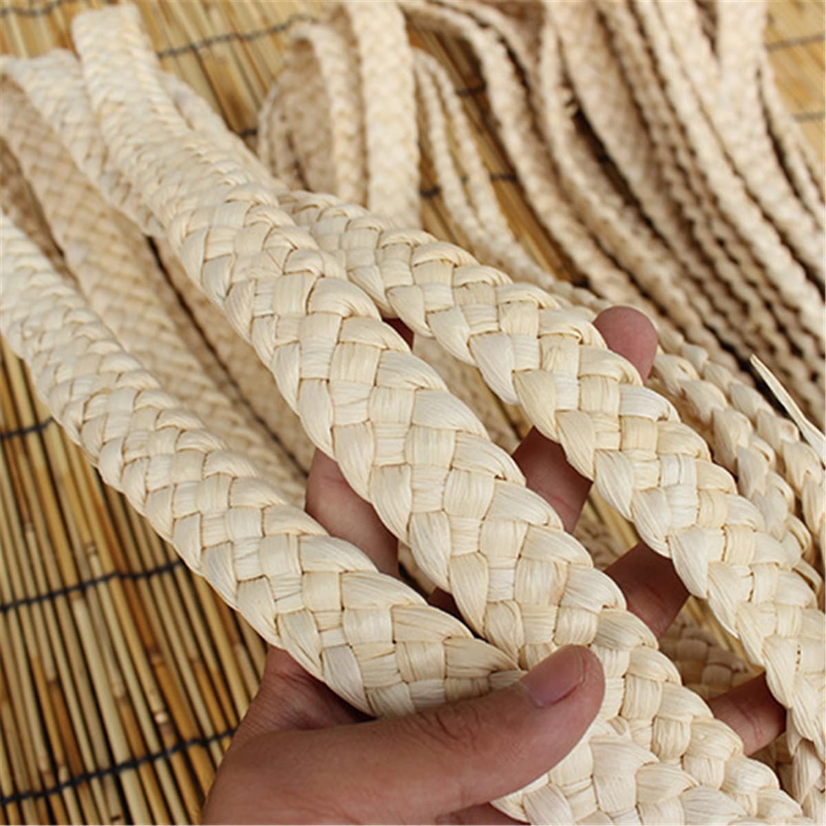Czsycdsf 30 Meter 5 Strand Basket Natural Materials Corn Husk Leaf Braid DIY Rope, Grass Cord for Chair Caning, Basket Wicker Weaving and Wicker Furniture Making Basketry Repair Supplies, 2.5cm Width