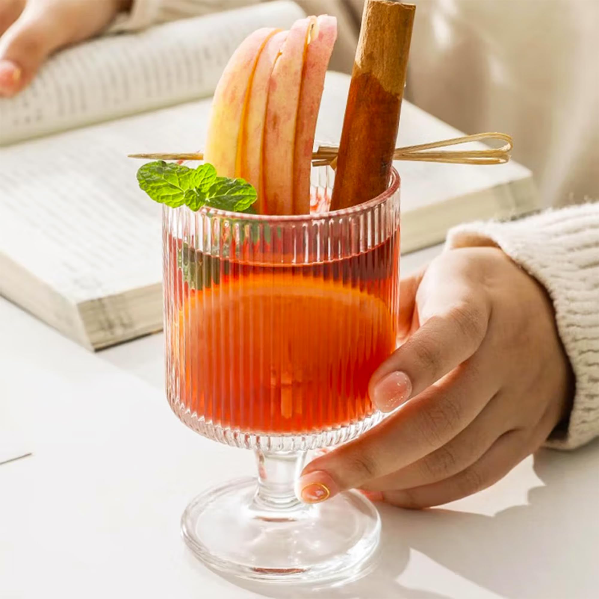 LYLIDIA 2 Stück Dessertgläser 250ml Eiskaffee Desert Gläser Set Glas Mit Fuß, Dessertschalen Desert Becher Dessertbecher Eisbecher Eisgläser Joghurtgläser für Nachtisch, Tiramisu, Spülmaschinenfest