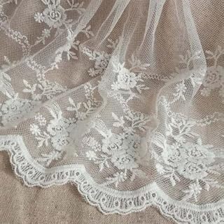 Off White 3 Yards Retro Floral Embroidered Mesh Lace Fabric Wedding Bridal Veils Craft Scalloped Trim Lace for DIY Dress 7.87 Inches Width