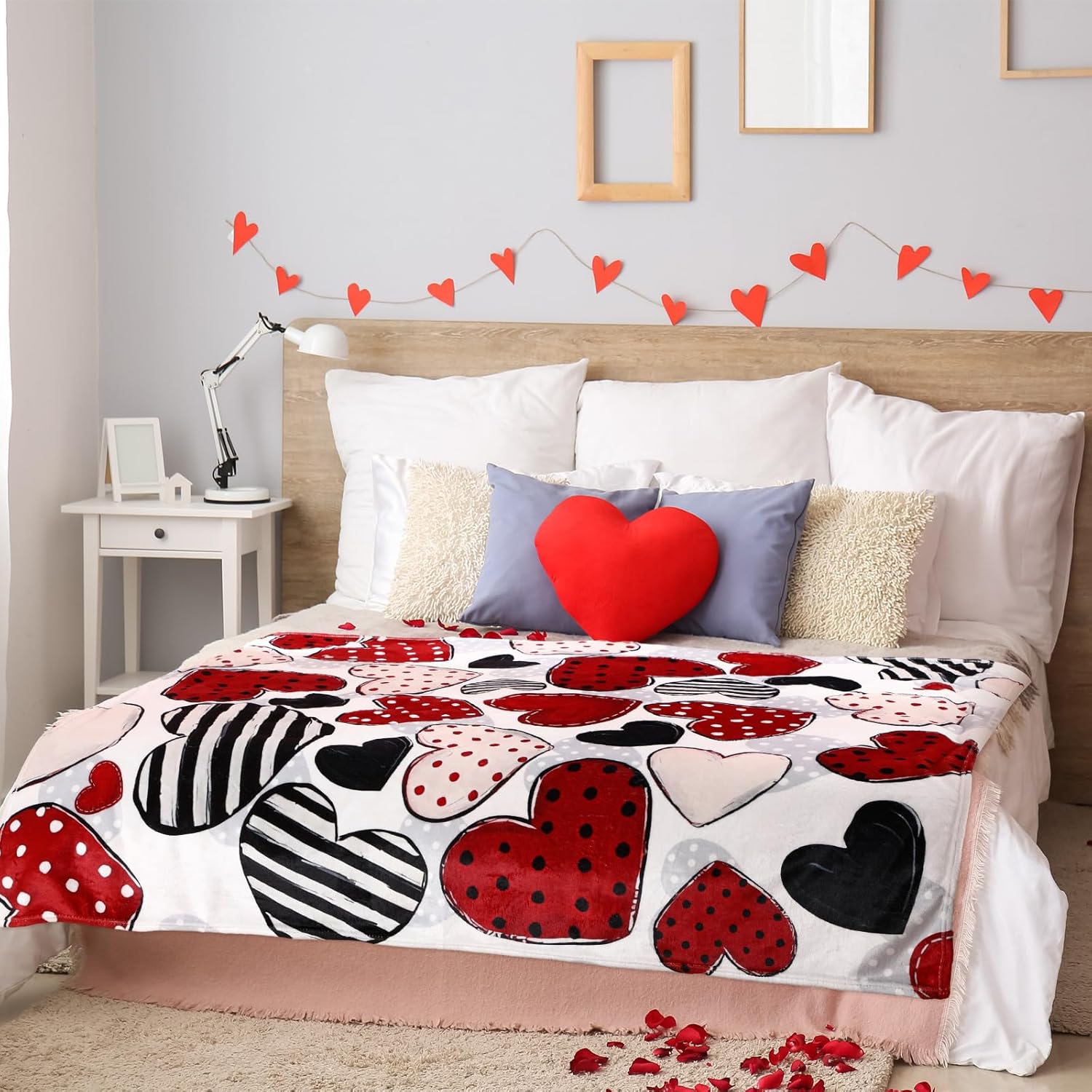 Buryeah Valentine‘s Day Blanket Throw Gifts Candy Hearts Love Throw Blanket Vintage Couch Sofa Soft Warm Bed Blankets for Women Men Conversation Party, 50 x 60 Inch(Vintage Heart) - Image 4