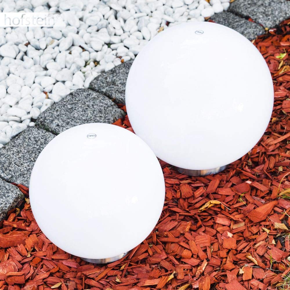 Lampada solare Nassau, set di 2 lampade a sfera, lampade a sfera in plastica bianca, Ø 25 e 30 cm con picchetto di terra, con interruttore on/off, lampade solari con interruttore crepuscolare