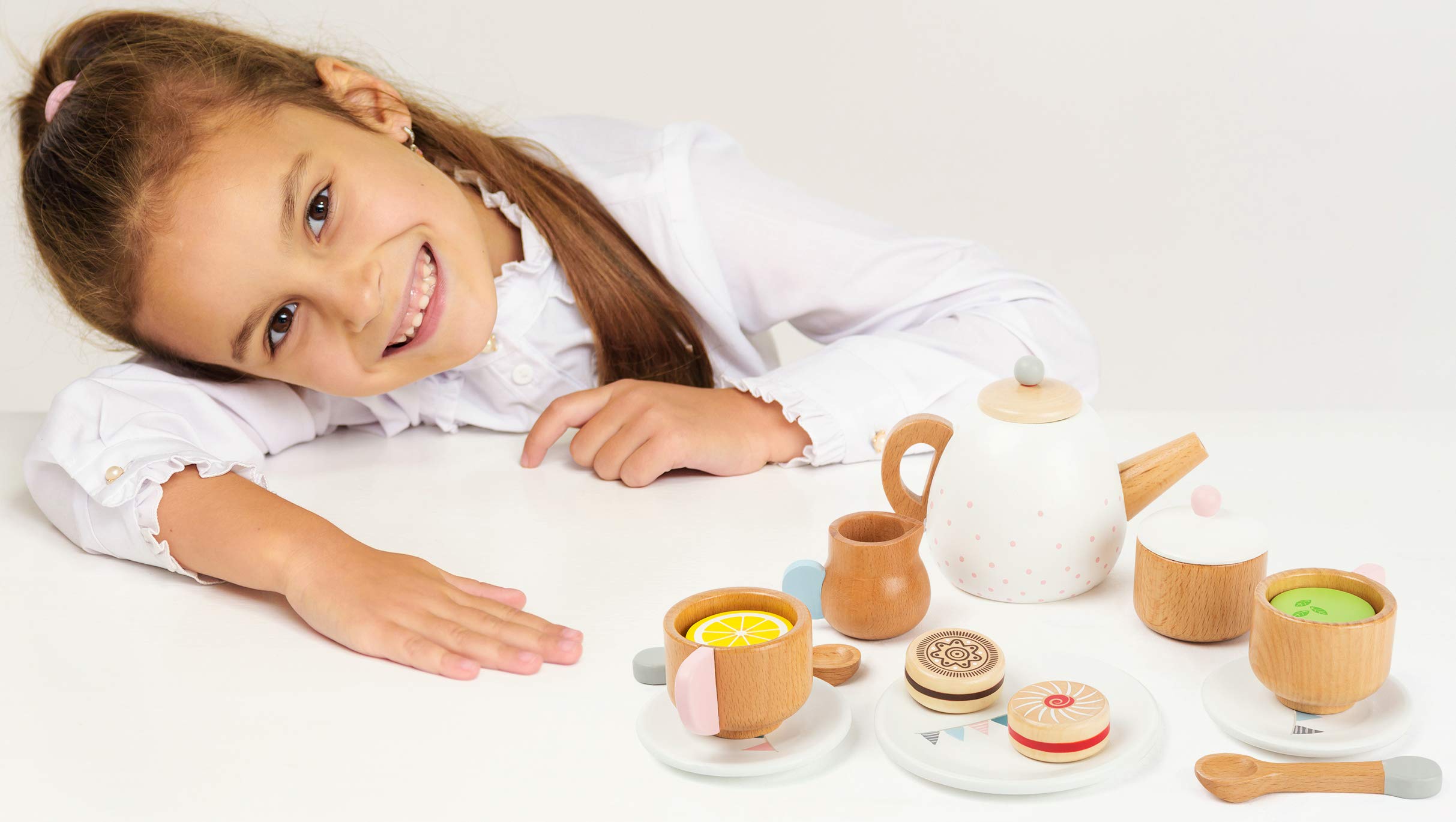 small foot Teeservice "Kinderküche" aus Holz, Zubehör für Kinderküche / Spielküche mit 17 Teilen, ab 3 Jahren,11214
